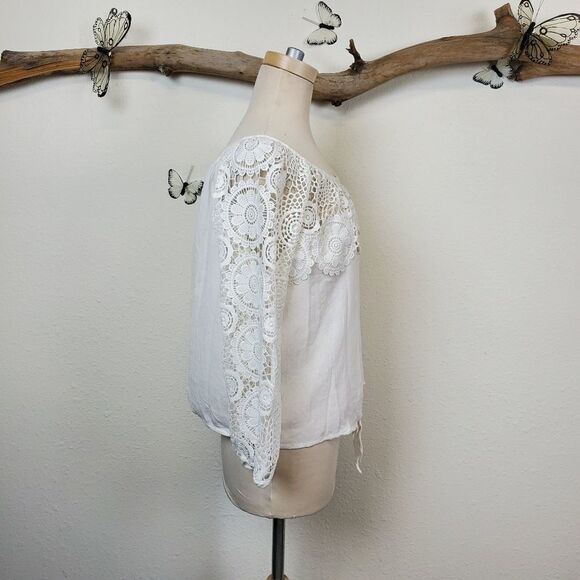 American rag white crochet lace trimmed top - Picture 5 of 6